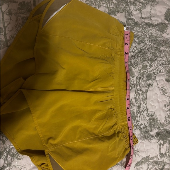 Lululemon sz 8 Hotty Hot Shorts Golden Lime running tennis gym workout fitness - Picture 4 of 16